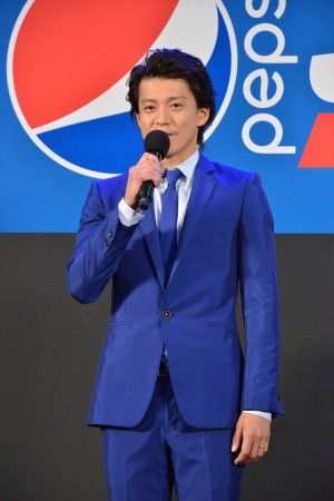 「ペプシストロング5.0GV」新CM発表会に登場した小栗旬