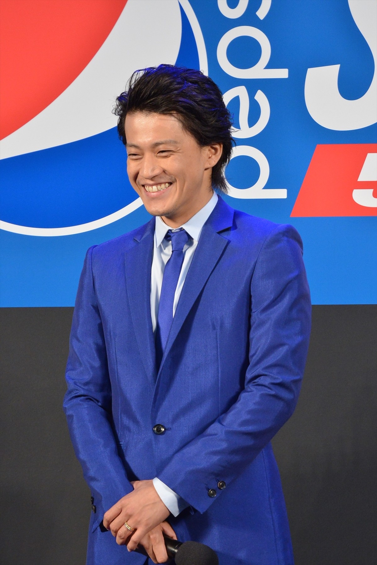小栗旬、同じ“桃太郎” CMに驚き「自分だけかと思っていた」