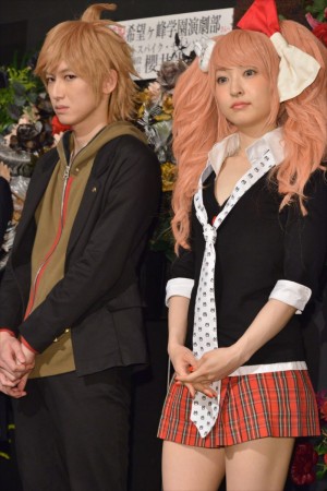 『ダンガンロンパ THE STAGE ～希望の学園と絶望の高校生～ 2016』囲み取材に登壇した本郷奏多と神田沙也加