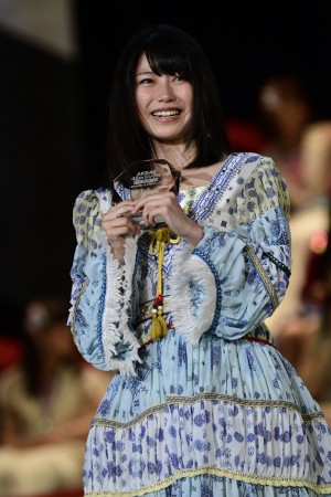 『第8回AKB48選抜総選挙』開票イベントの模様　第11位　横山由依