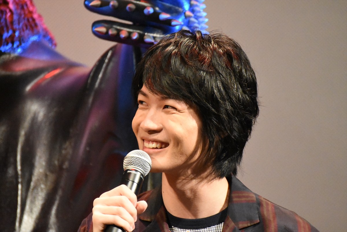 神木隆之介、高校の授業態度に“地獄行き”「馬の被り物」着用で出席