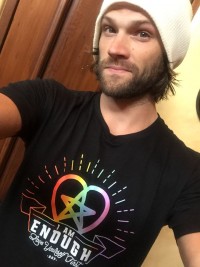 オーランド銃乱射事件の犠牲者とその家族を支援するために立ち上がったジャレッド・パダレッキ