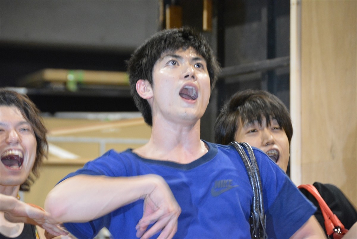 三浦春馬、小池徹平との “アモーレ” はなし？「すごい好きだけどそこまでは…」