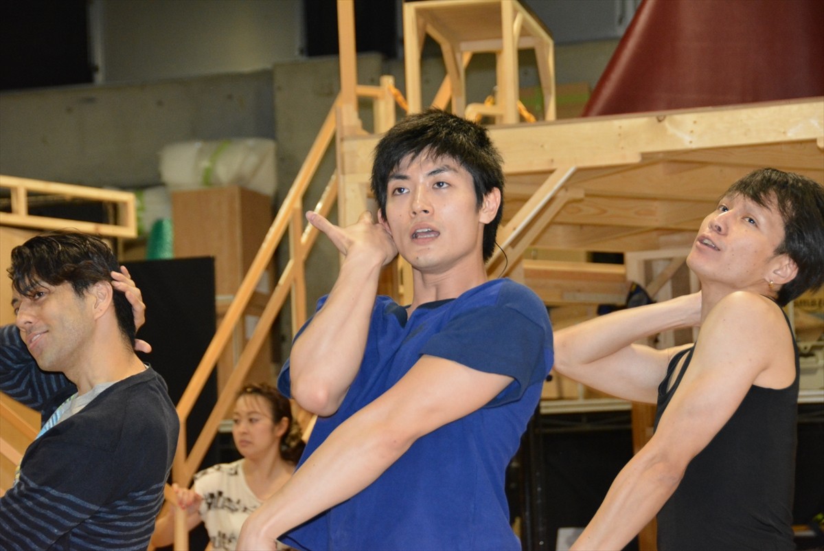 三浦春馬、小池徹平との “アモーレ” はなし？「すごい好きだけどそこまでは…」