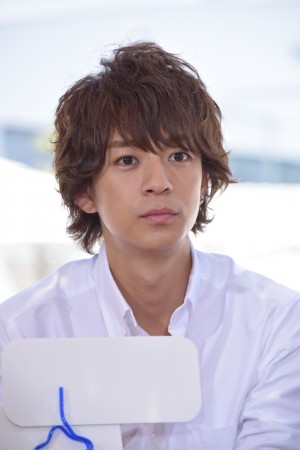 ドラマ『好きな人がいること』記者会見に登壇した三浦翔平