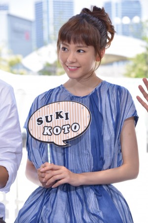 ドラマ『好きな人がいること』記者会見に登壇した桐谷美玲