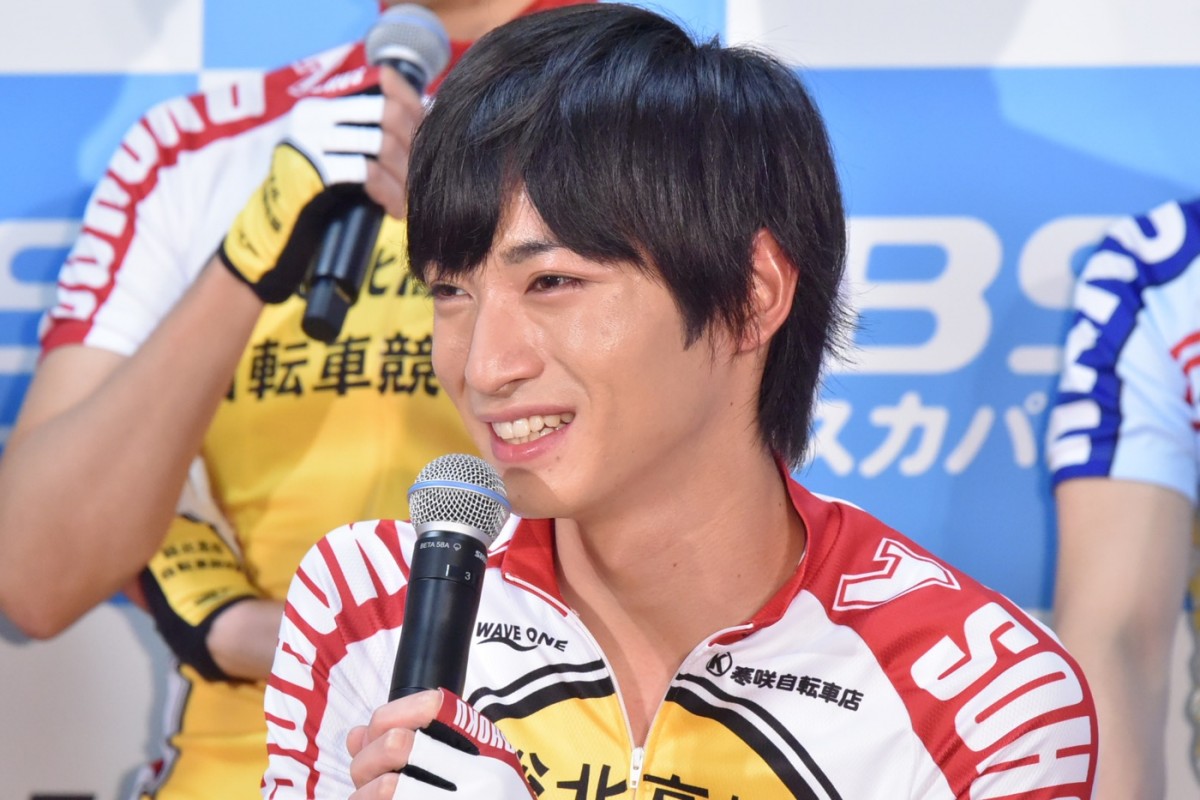 小越勇輝、『弱虫ペダル』リアル“小野田”でしどろもどろ「女性と絡むとドギマギする」