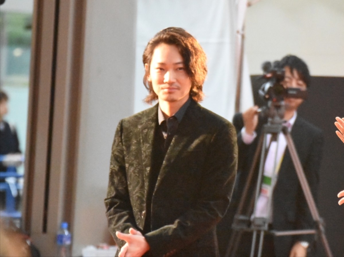 綾野剛『FF』愛を語る！好きなジョブとキャラは「たまねぎ剣士」と「モルボル」