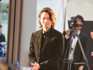 『KINGSGLAIVE FINAL FANTASY XV』ワールドプレミアに登場した綾野剛