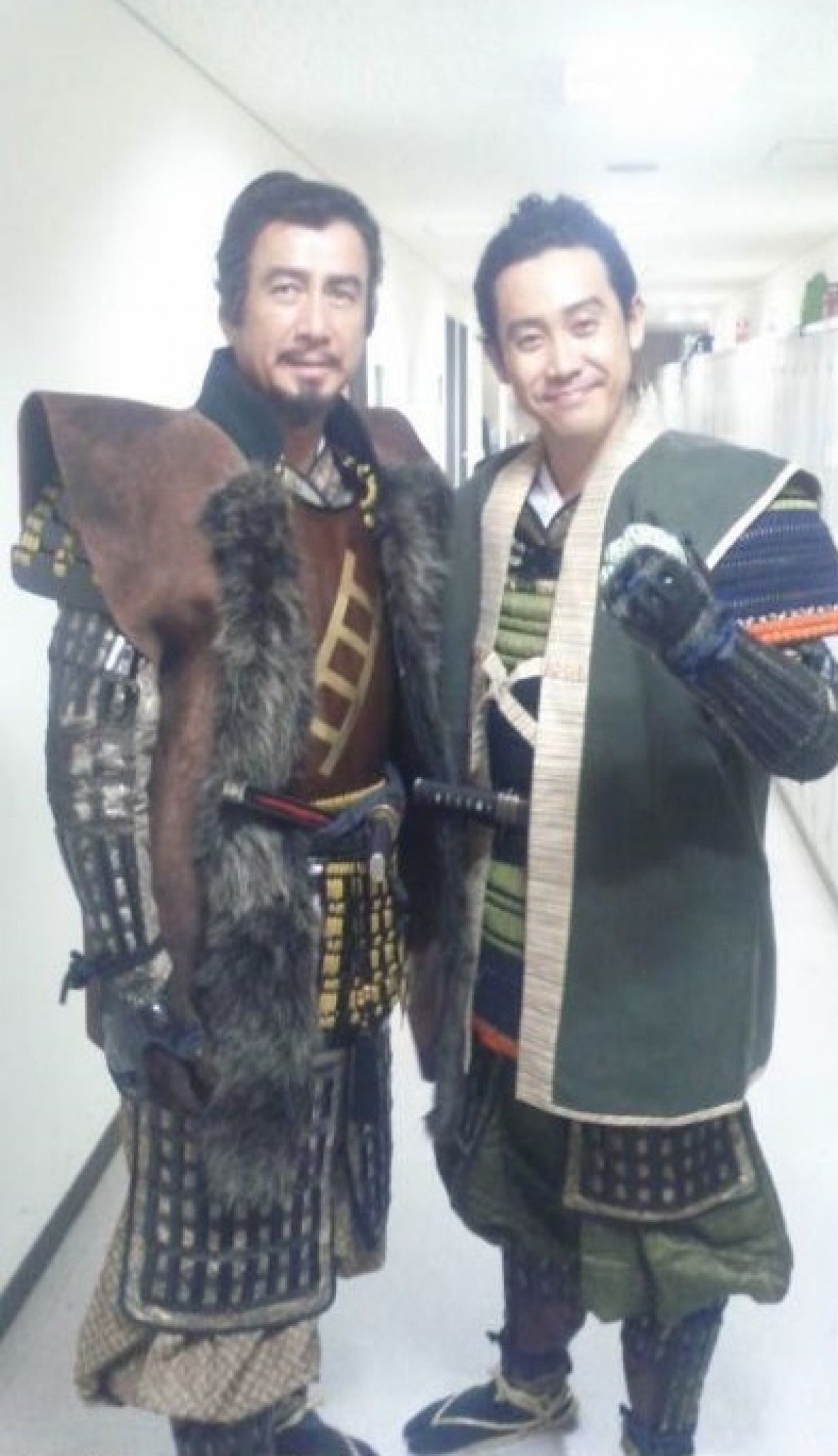 草刈正雄&大泉洋、『真田丸』親子ショット披露!「洋ちゃんの陣羽織」解禁
