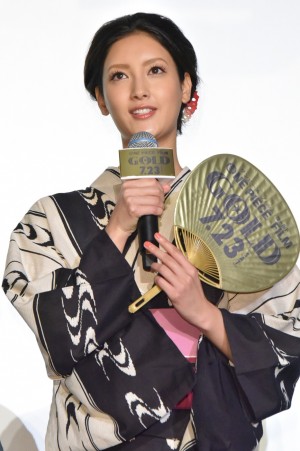 『ONE PIECE FILM GOLD』完成披露会見・舞台挨拶に登場した菜々緒