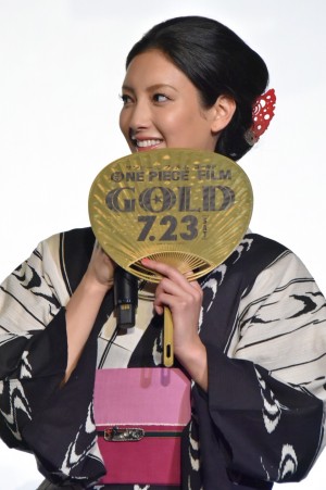 『ONE PIECE FILM GOLD』完成披露会見・舞台挨拶に登場した菜々緒