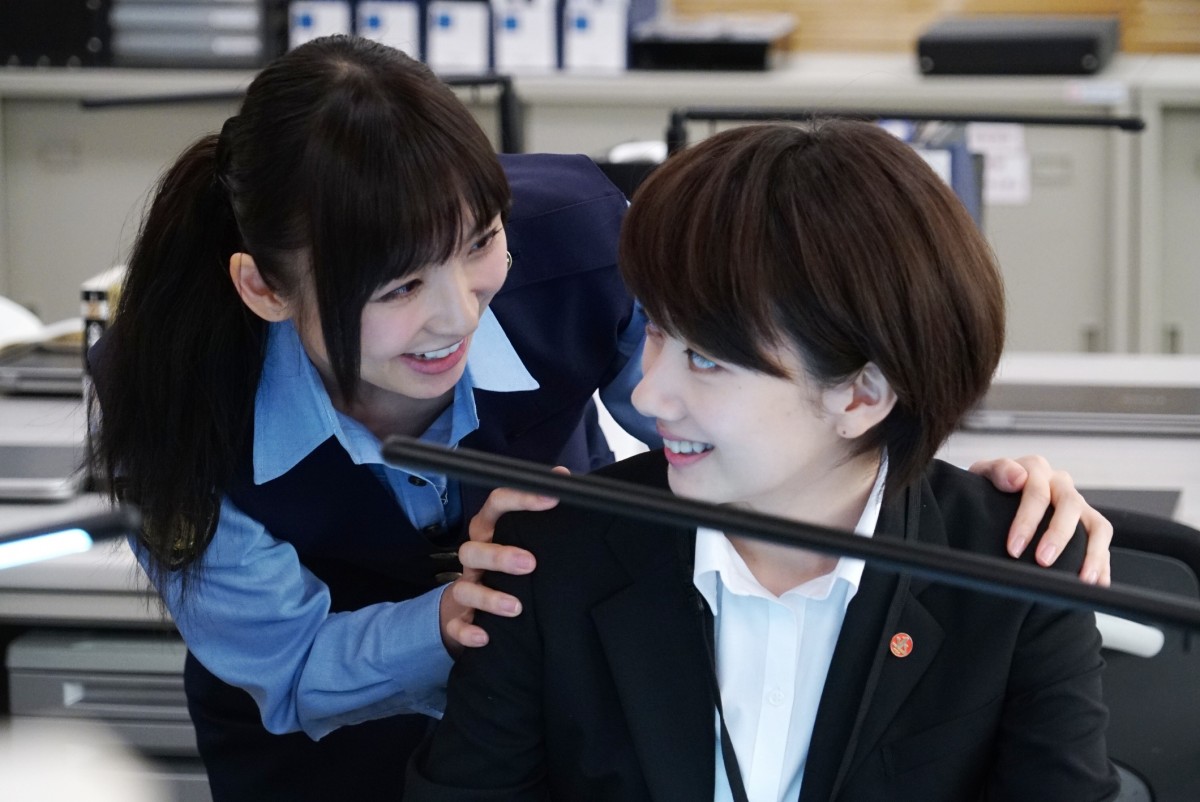 篠田麻里子、波瑠主演ドラマに“自身初”制服警官役で出演！ ロングヘアも披露