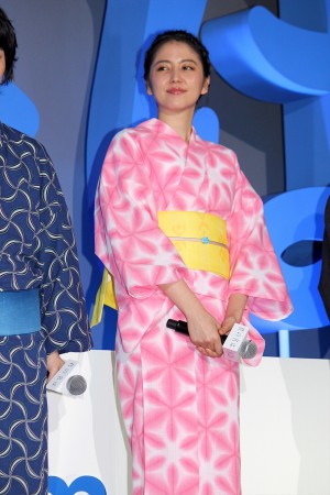 『君の名は。』完成披露試写会舞台挨拶に登壇した長澤まさみ