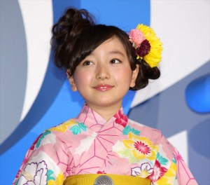 『君の名は。』完成披露試写会舞台挨拶に登壇した谷花音