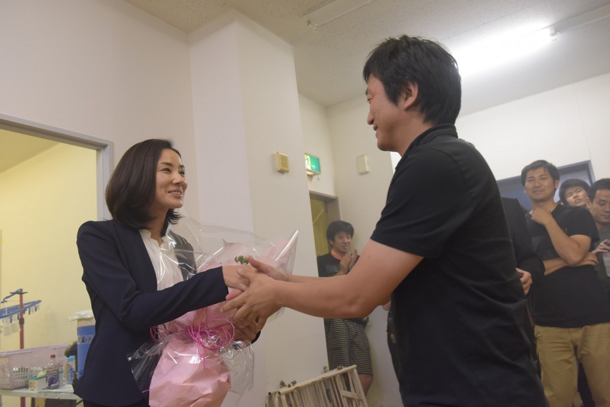 吉田羊、初主演ドラマがクランクアップ「ライフワークの一つとして続けたい」