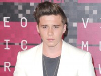 ブルックリン・ベッカム、1300万円で携帯広告出演へ