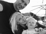 ヘイデン・パネッティーア、破局説を一蹴　婚約者＆娘との3ショット披露