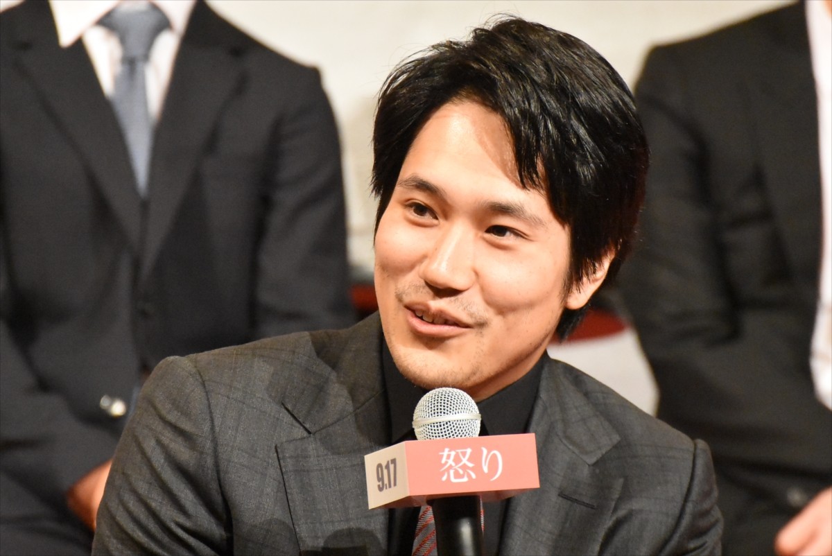 綾野剛、ラブシーン演じた妻夫木聡に親近感抱く　役作りで「一緒に住んでみた」