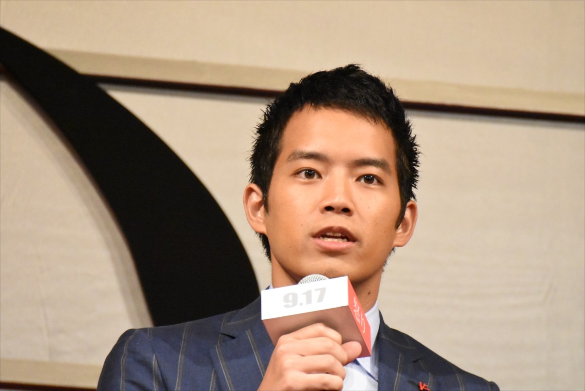 綾野剛、ラブシーン演じた妻夫木聡に親近感抱く　役作りで「一緒に住んでみた」