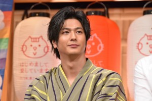 『はじめまして、愛しています。』舞台挨拶に登場した速水もこみち