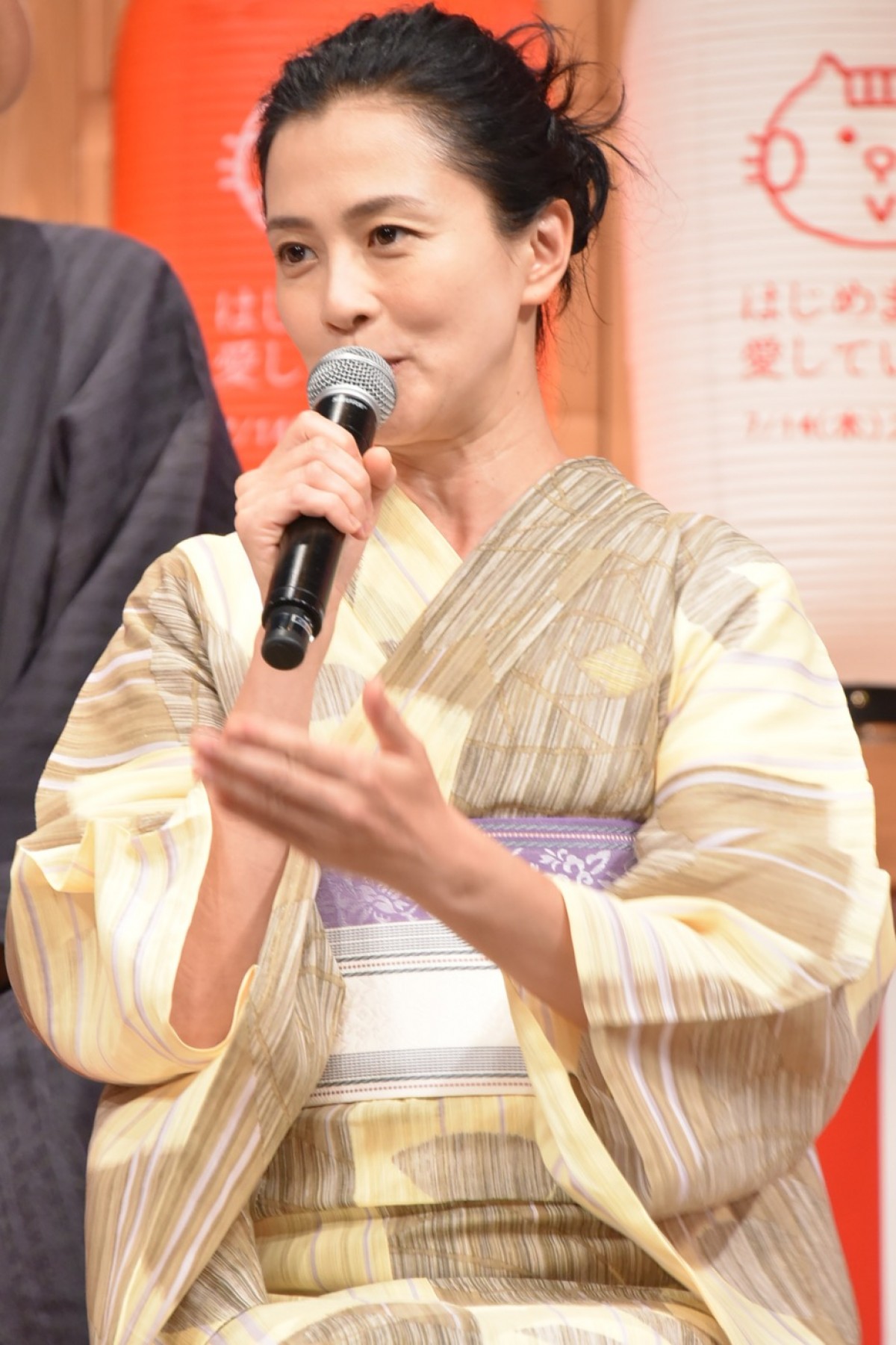 江口洋介が明かす、プライベートでの愛情表現は「ハグ」