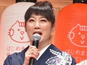 『はじめまして、愛しています。』舞台挨拶に登場した余貴美子