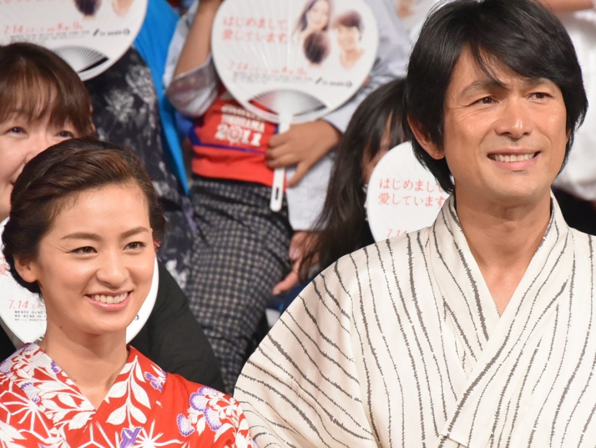 江口洋介が明かす、プライベートでの愛情表現は「ハグ」