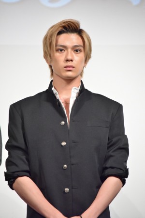 『仰げば尊し』舞台挨拶に登場した真剣佑