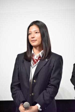 『仰げば尊し』舞台挨拶に登場した石井杏奈