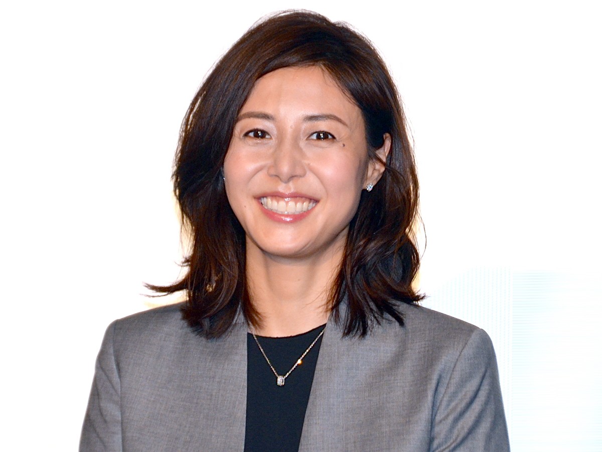 『営業部長 吉良奈津子』完成披露試写会に登壇した松嶋菜々子