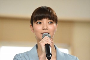 新川優愛、『グ・ラ・メ！～総理の料理番～』制作発表記者会見にて