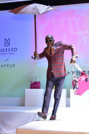 コンゴのオシャレ集団＝SAPEUR（サプール）、「～ミレストで日本を旅するサプール～コラボバッグ発売記念イベント」に出席