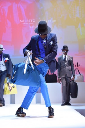 コンゴのオシャレ集団＝SAPEUR（サプール）、「～ミレストで日本を旅するサプール～コラボバッグ発売記念イベント」に出席