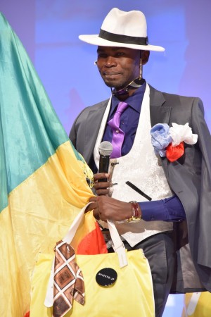 コンゴのオシャレ集団＝SAPEUR（サプール）、「～ミレストで日本を旅するサプール～コラボバッグ発売記念イベント」に出席