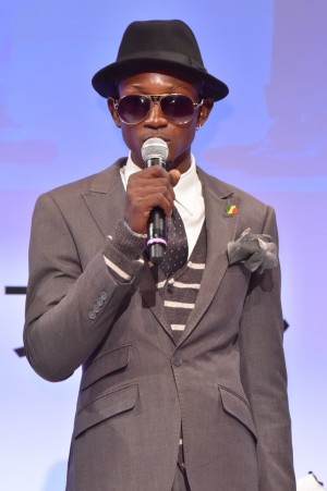 コンゴのオシャレ集団＝SAPEUR（サプール）、「～ミレストで日本を旅するサプール～コラボバッグ発売記念イベント」に出席