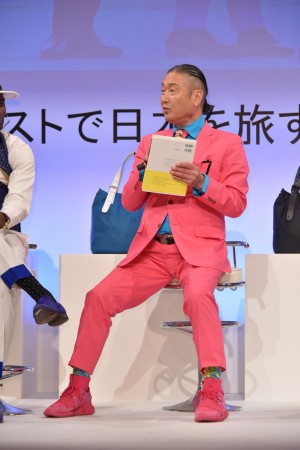 山本寛斎、「～ミレストで日本を旅するサプール～コラボバッグ発売記念イベント」に出席