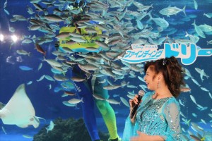 『ファインディング・ドリー』大ヒット記念ライブイベントに出席した八代亜紀