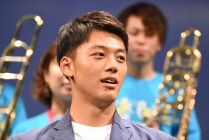 竹内涼真、『青空エール』完成披露舞台挨拶に登場　