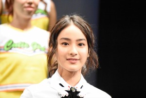 平祐奈、『青空エール』完成披露舞台挨拶に登場　