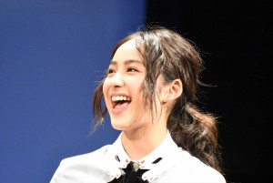 平祐奈、『青空エール』完成披露舞台挨拶に登場　