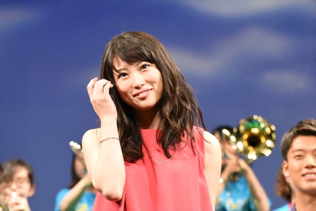 志田未来、『青空エール』完成披露舞台挨拶に登場　