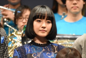 小島藤子、『青空エール』完成披露舞台挨拶に登場　