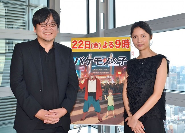 『バケモノの子』テレビ初放送にあわせてインタビューに応じた細田守監督と宮崎あおい