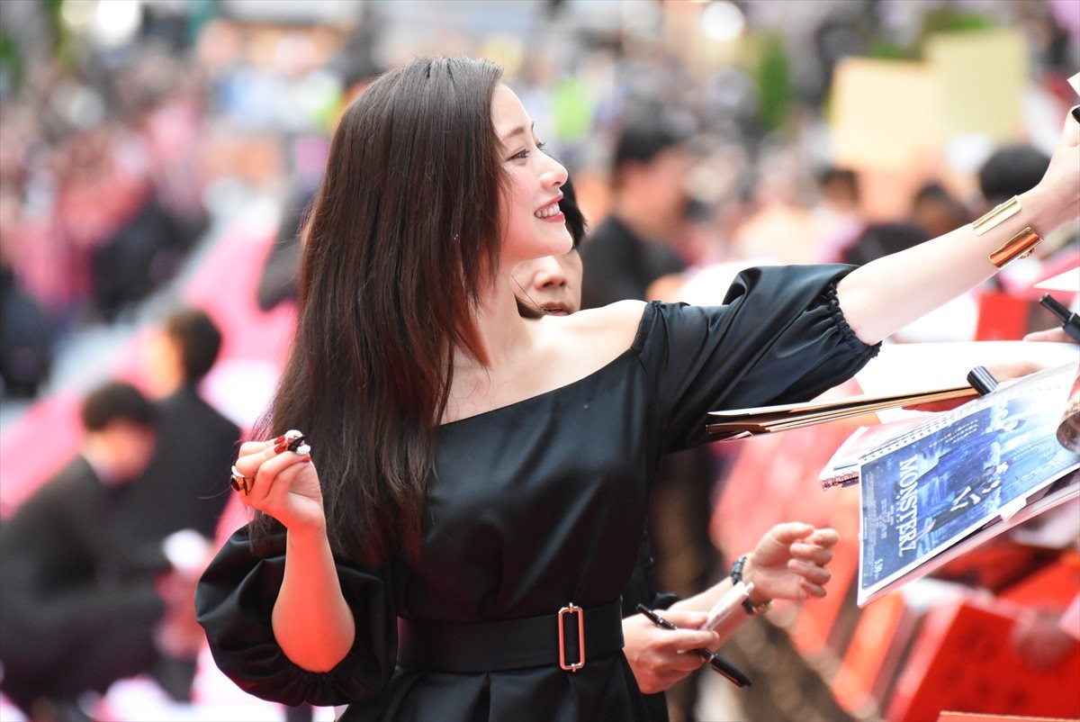 長谷川博己、“小さいモンスター”ではなく「ゴジラを追いかけたい！」