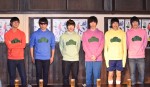 舞台『おそ松さん』制作発表会見に登壇した6つ子たち