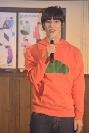 高崎翔太、『おそ松さん on STAGE ～SIX MEN’S SHOW TIME～』制作発表会見にて