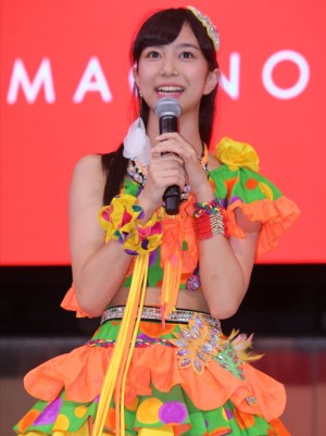 こぶしファクトリー「3rdシングル発売記念イベント」に出席した井上玲音