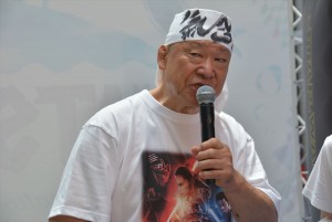 子供たちと一緒にイベントに参加したアニマル浜口