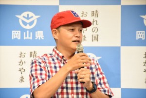 岡山県新PR発表会に出席したBose（スチャダラパー）